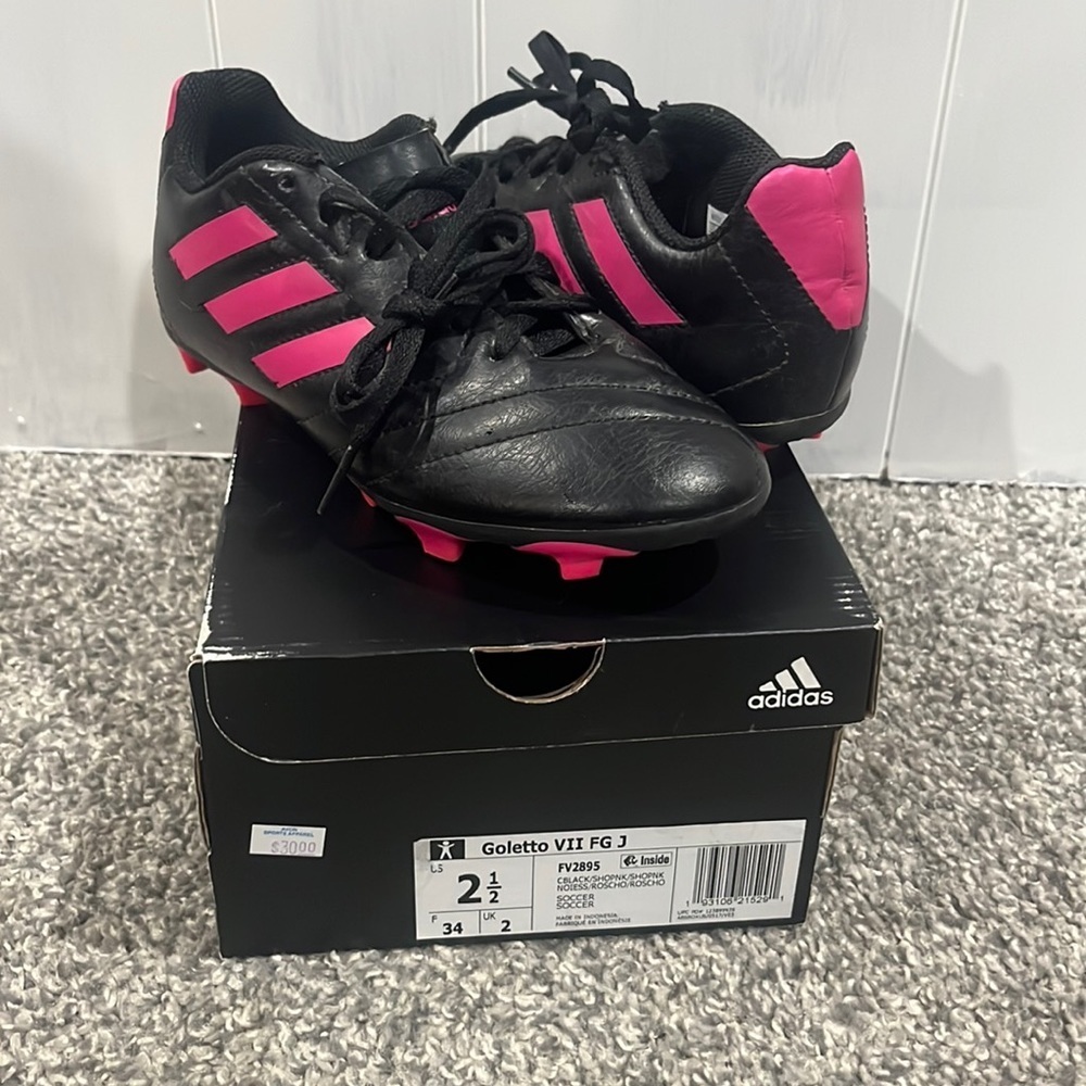 Adidas Youth soccer cleats size 2.5